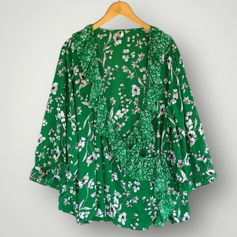 5 for $45 Cato Wrap blouse shirt women’s size 26 - 28 Floral Green